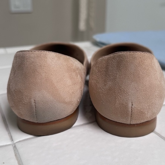Stuart weitzman avenue flat in suede - nude color. - Picture 9 of 9